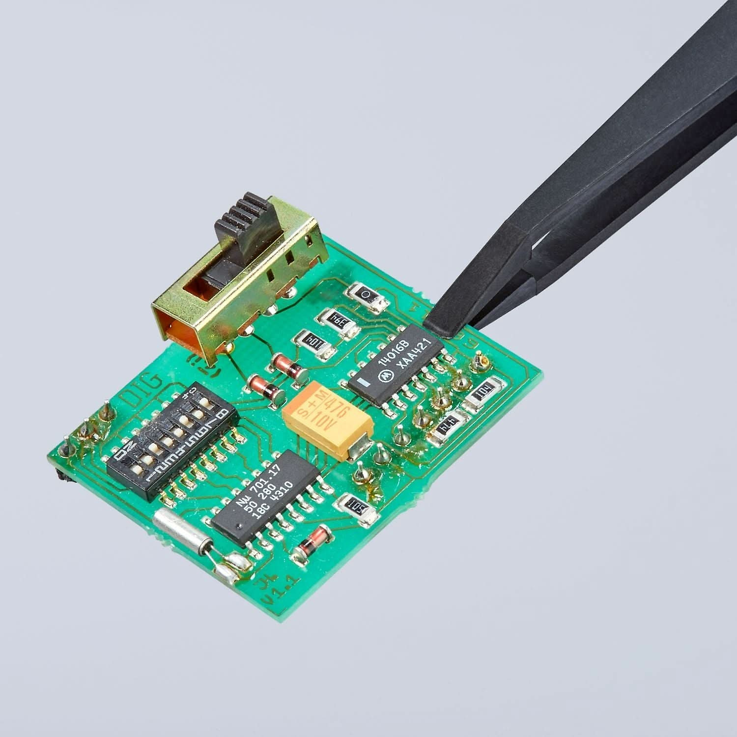 92 09 04 ESD-40368540_5.jpg