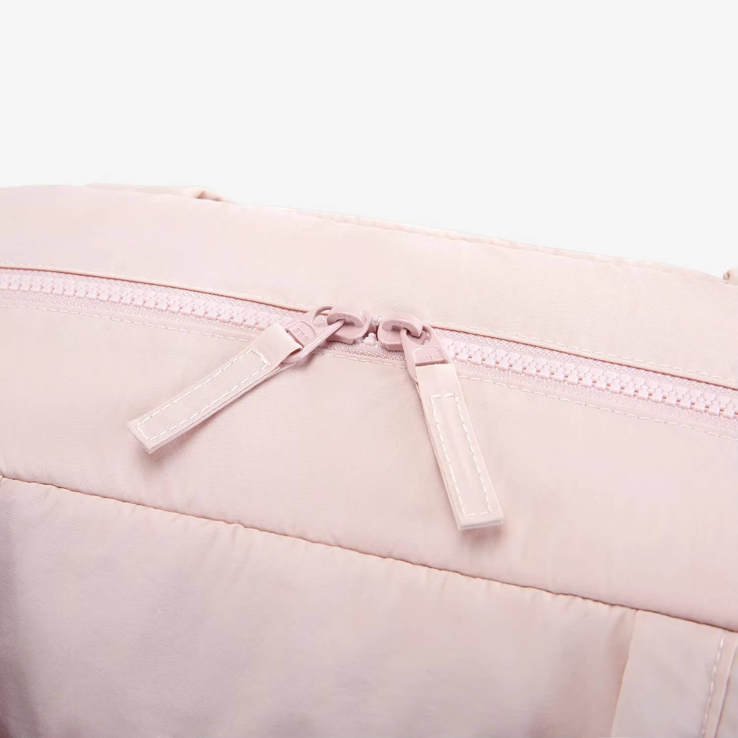 toiletry-bag-for-women-41193624_4.jpg